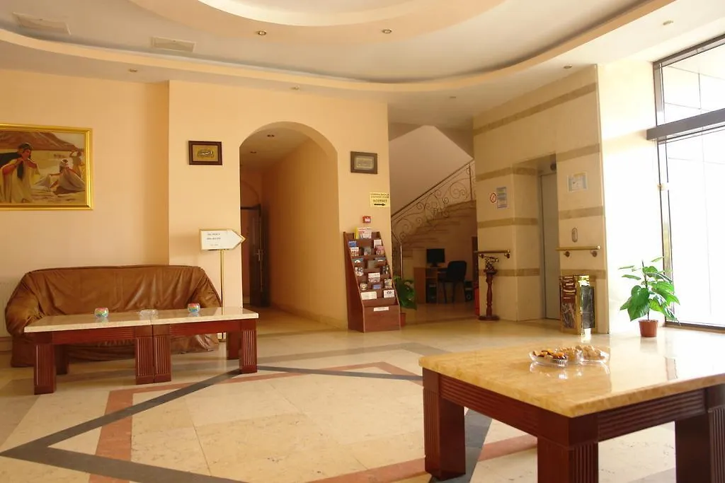 Hotel Sir Colentina Bucharest 2*,
