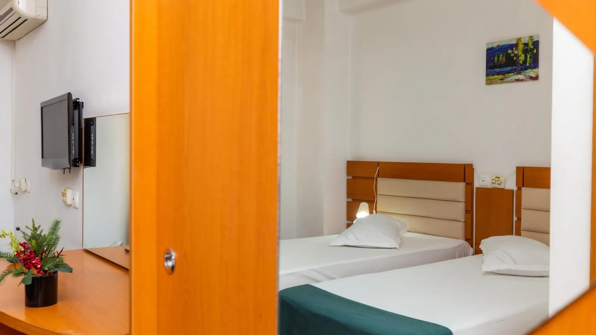 Hotel Sir Colentina Bucharest Romania